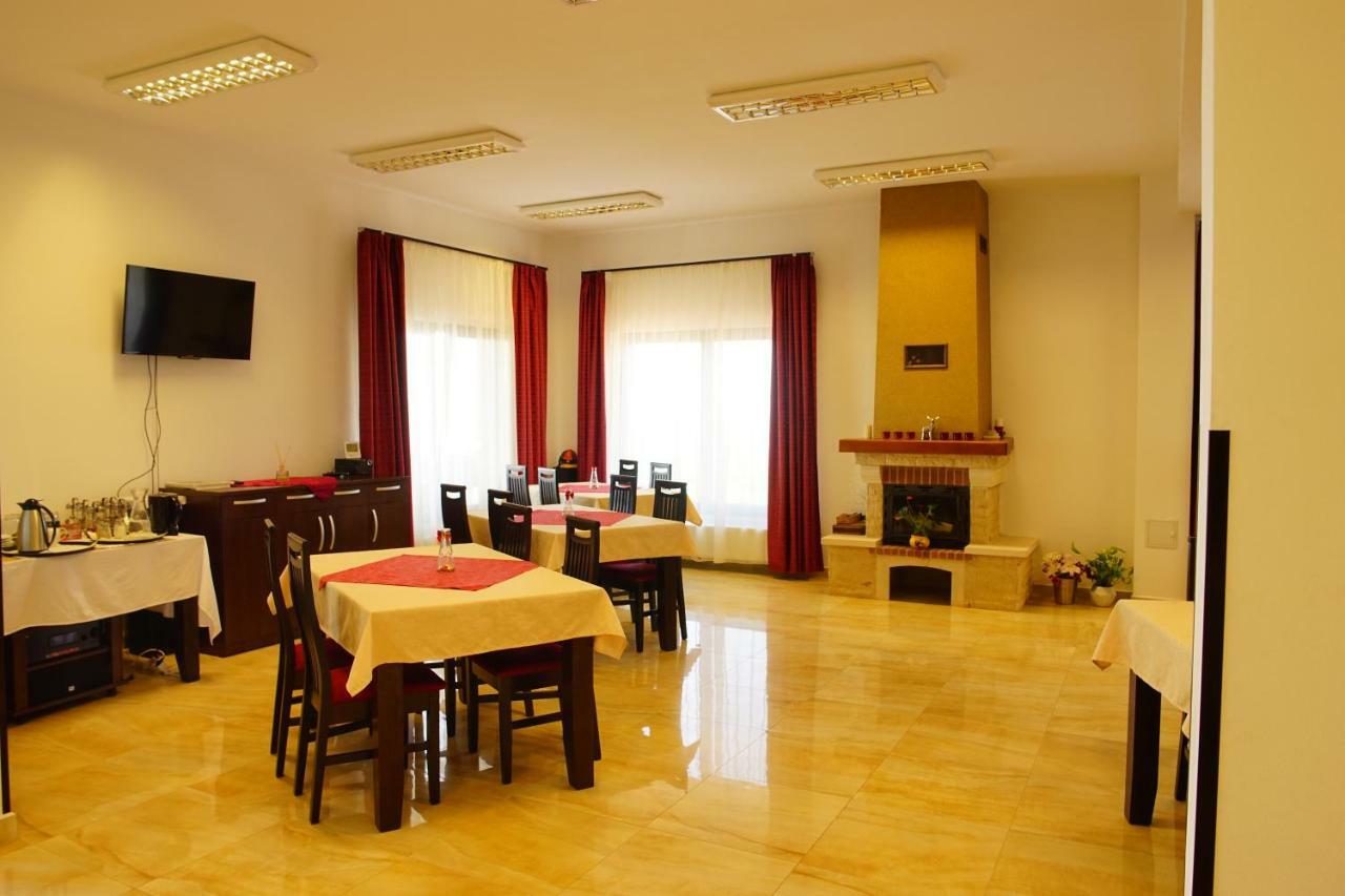 Pensiunea Cheile Apusenilor Sandulesti Ngoại thất bức ảnh